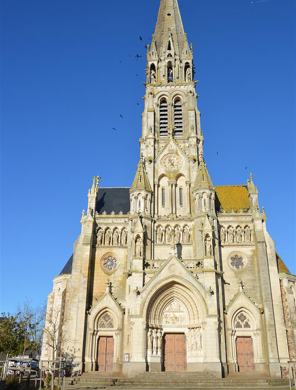 Sainte Anne Françoise en Retz Sainte Pazanne 44680 eglise